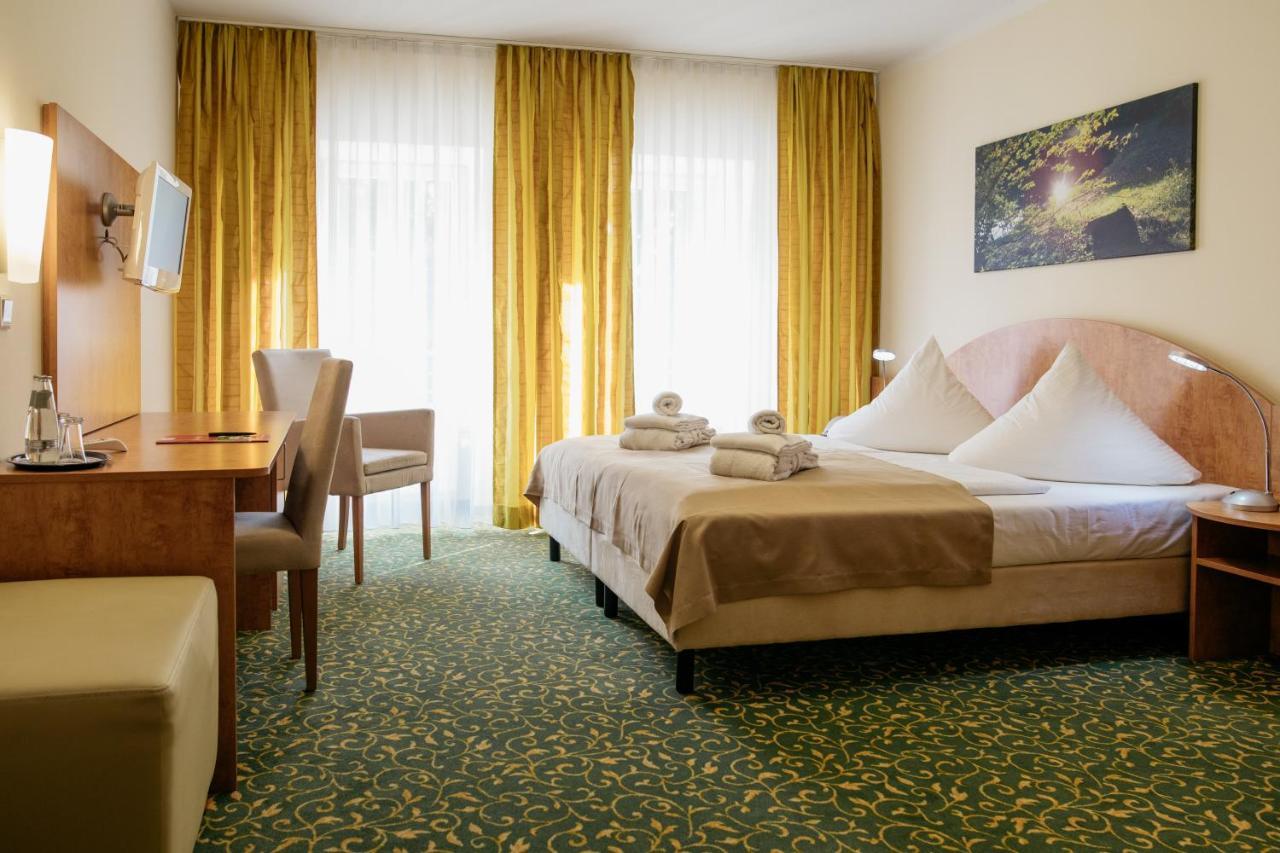 Kulturhotel Fuerst Pueckler Park Bad Muskau Buitenkant foto