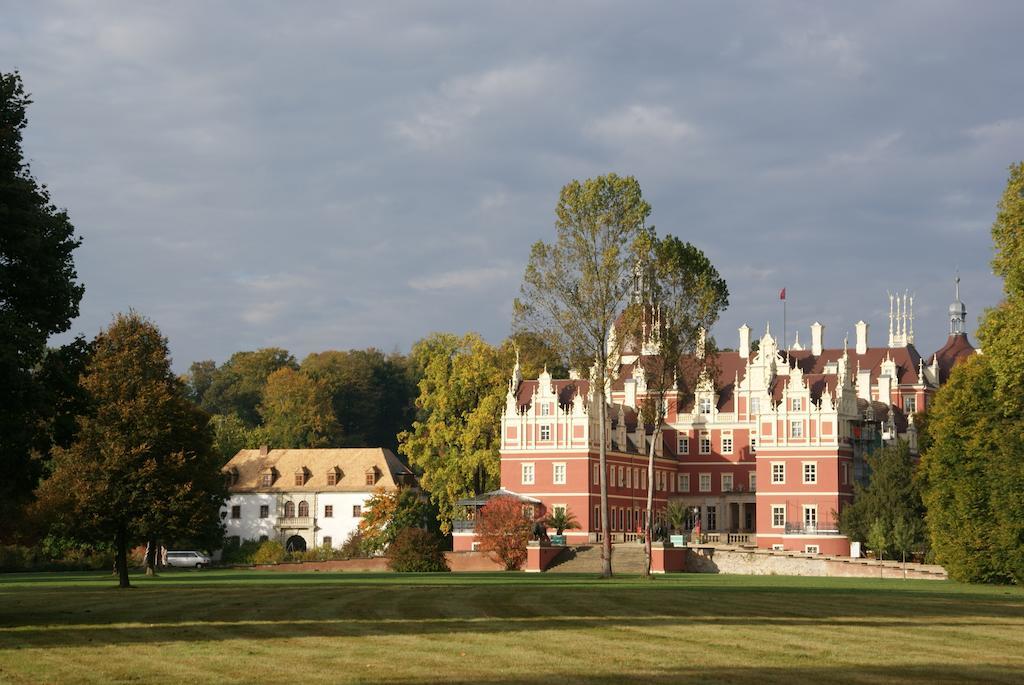 Kulturhotel Fuerst Pueckler Park Bad Muskau Buitenkant foto